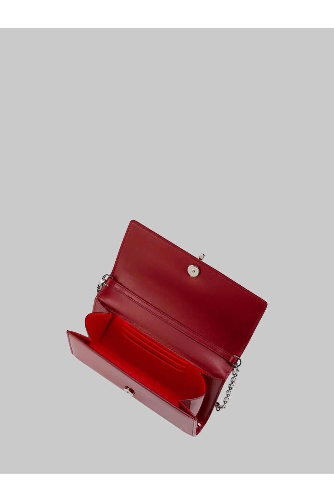 Bettina wallet bag with chain