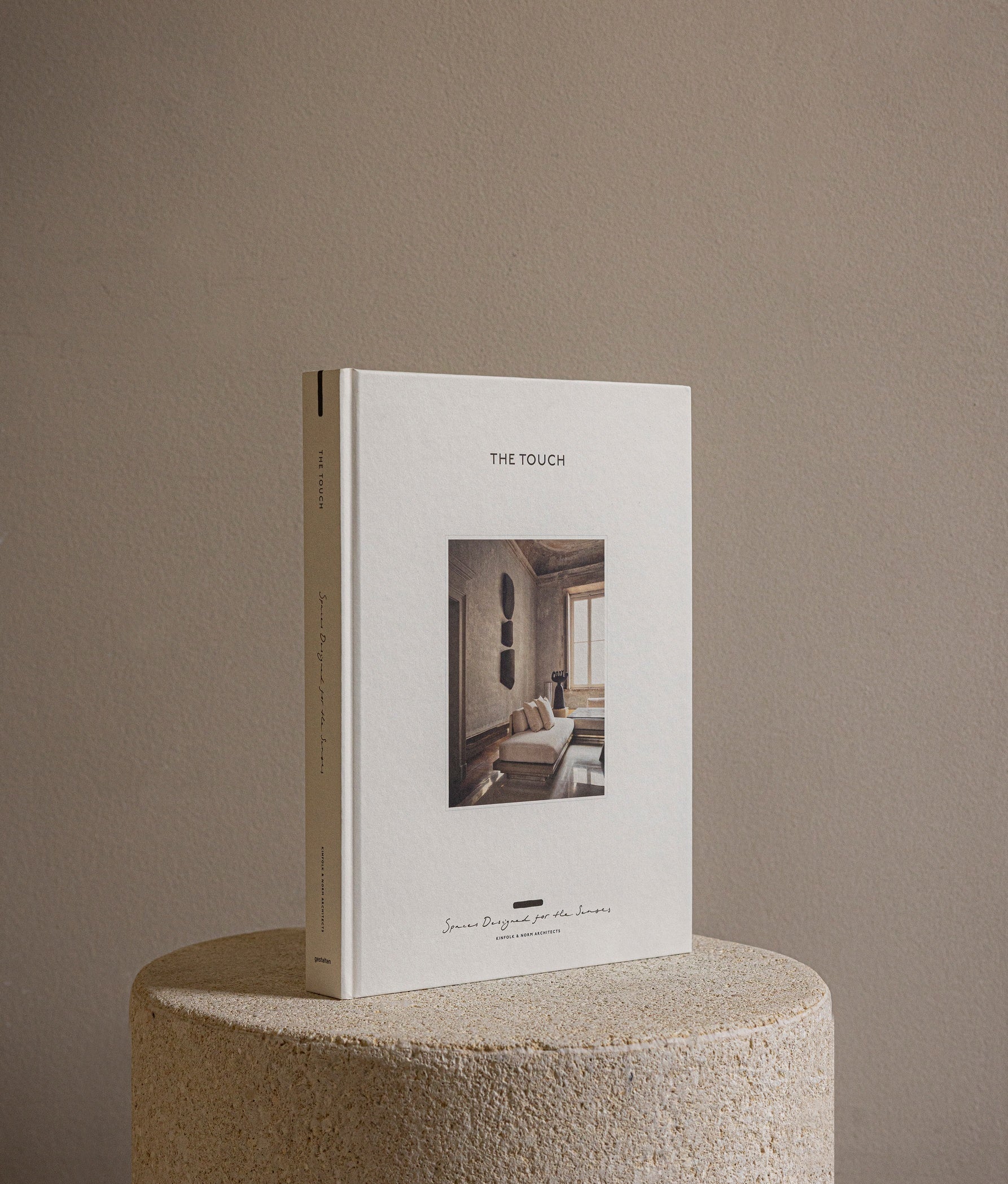 Gestalten Eu Shop-The Touch-Book-Black-Deal-Outlet-by-ARCHIVIST