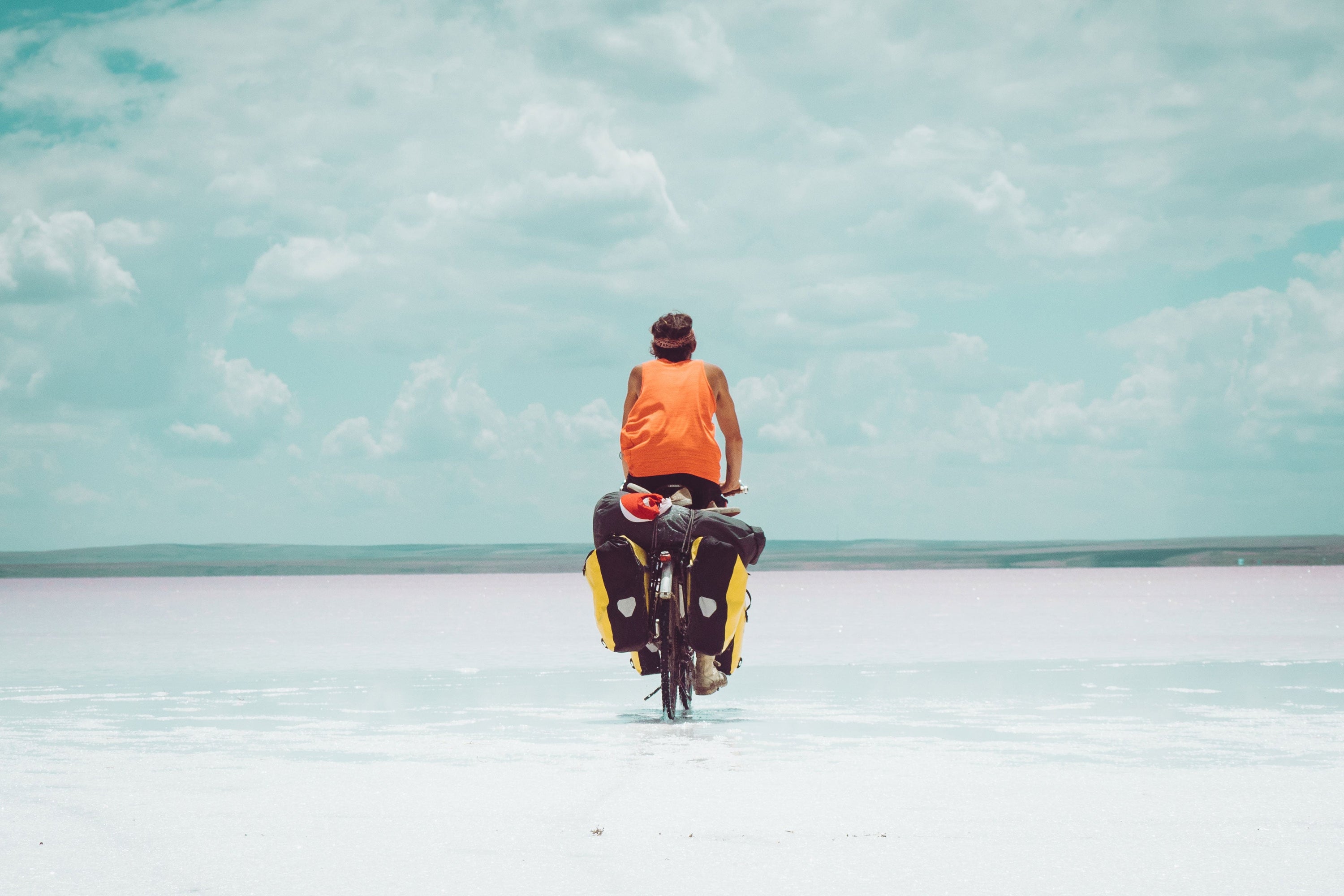 Gestalten Eu Shop-One Year on a Bike-Book-Black-Deal-Outlet-by-ARCHIVIST