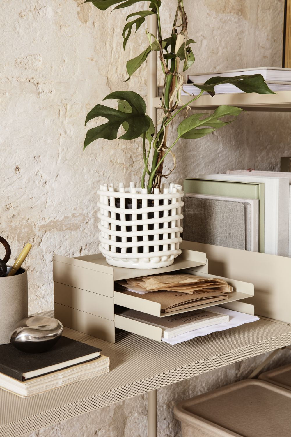 ferm LIVING-OUTLET-SALE-Punctual Regalbrett-ARCHIVIST