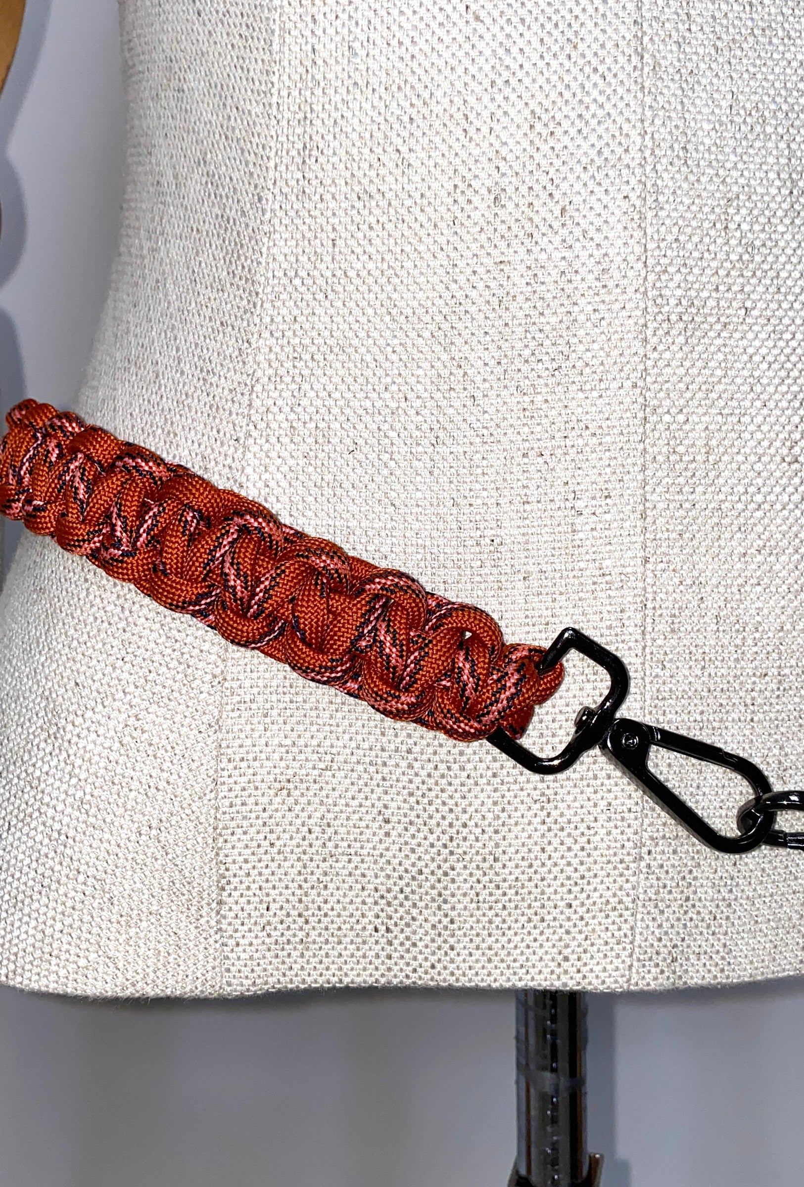Odeeh-Rope, Burnt Orange-Taschen-Black-Deal-Outlet-by-ARCHIVIST