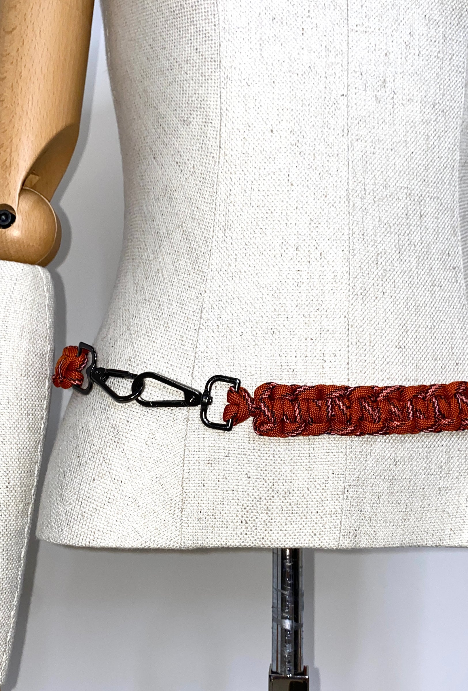 Odeeh-Rope, Burnt Orange-Taschen-Black-Deal-Outlet-by-ARCHIVIST