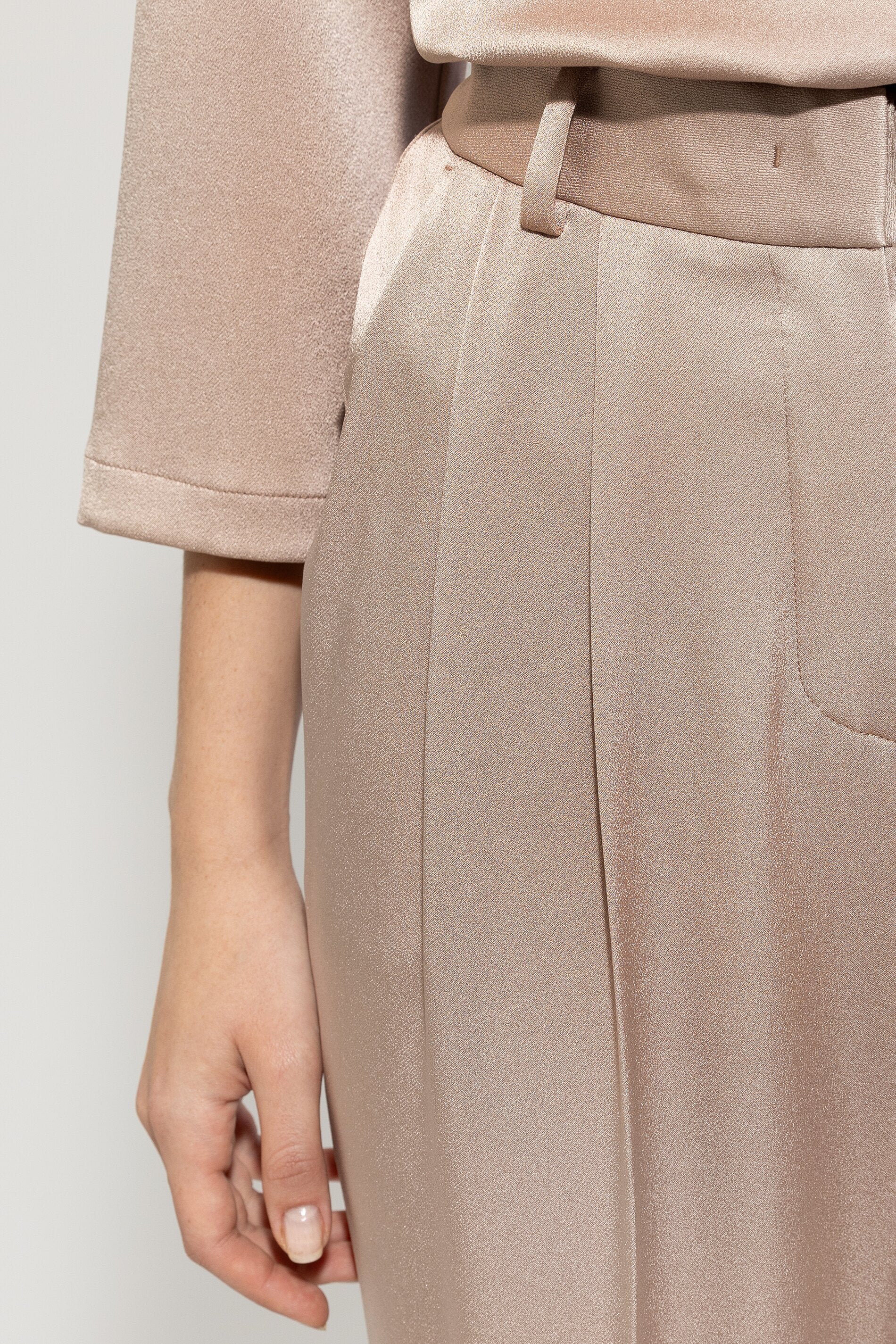 Luisa Cerano-Satin-Tapered-Pants-Hosen-Black-Deal-Outlet-by-ARCHIVIST