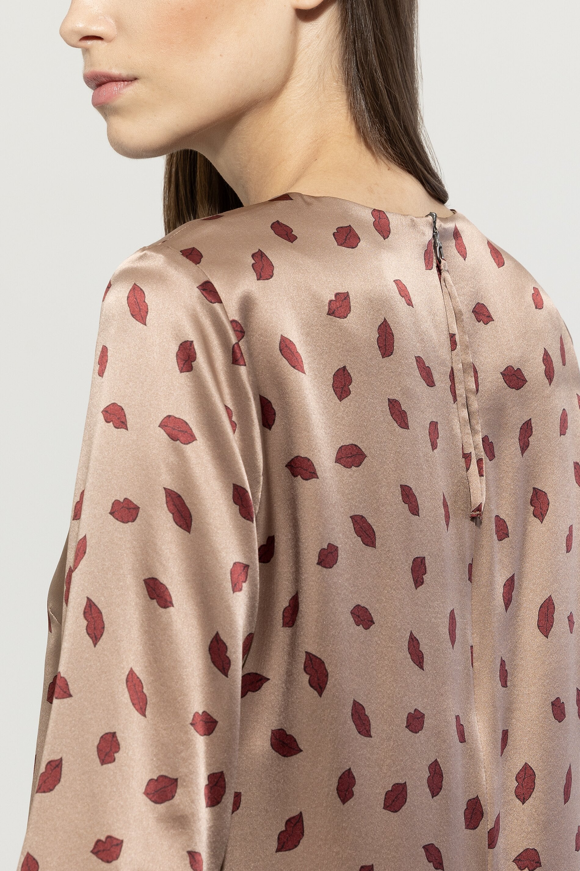 Luisa Cerano-Seidenkleid mit Lips-Print-Kleider & Röcke-Black-Deal-Outlet-by-ARCHIVIST