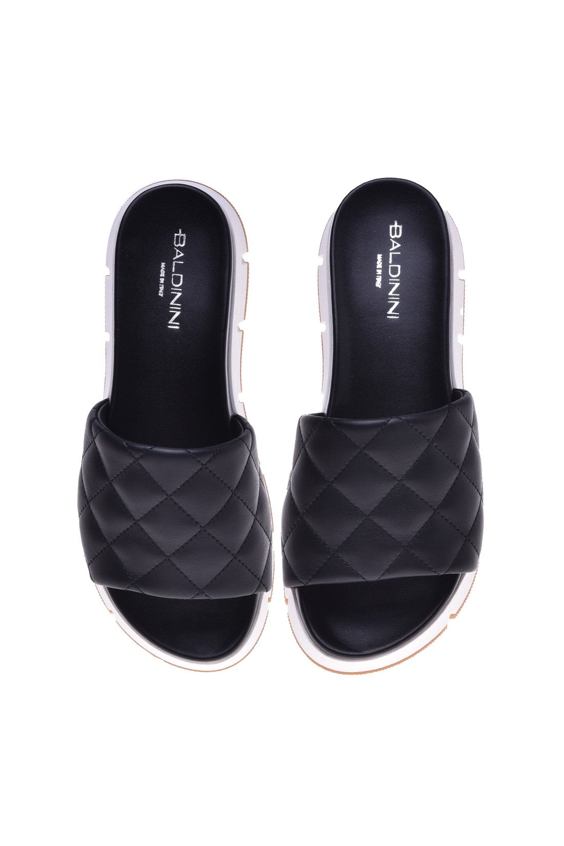 Slipper in black quilted leather