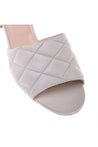 Slipper in cream quilted leather