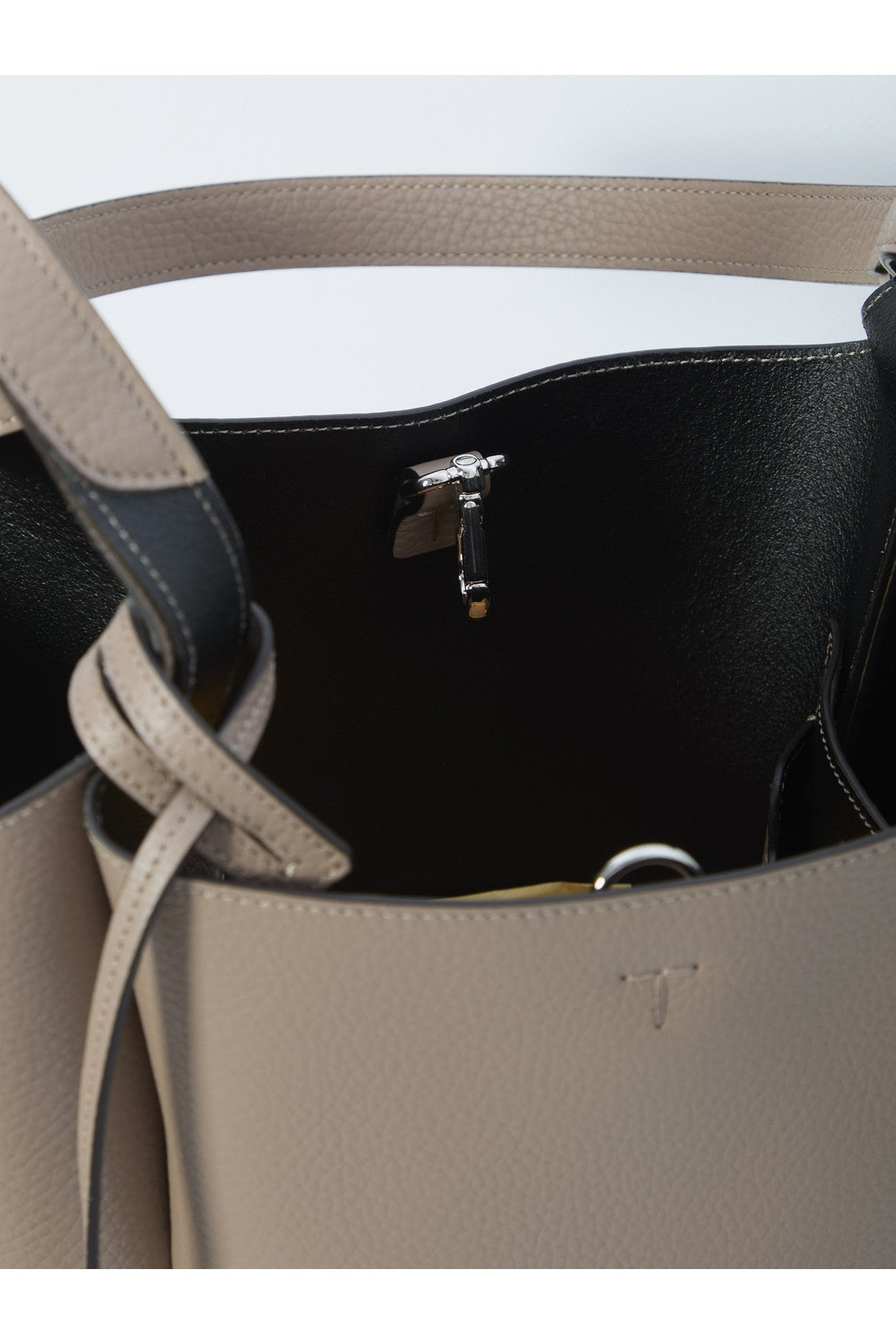 TOD'S-OUTLET-SALE-Small bucket bag in leather-ARCHIVIST