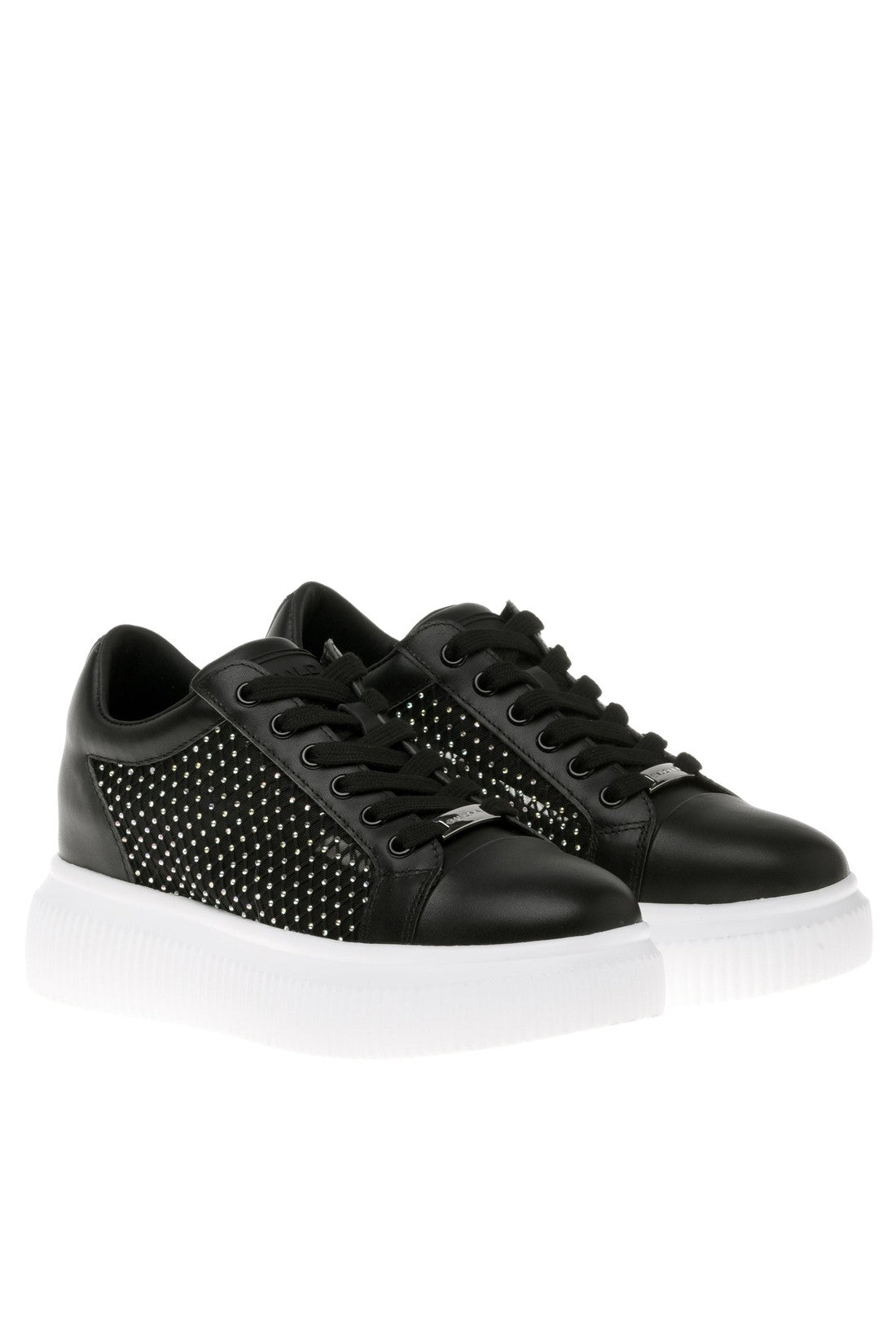 Sneaker in black calfskin with mesh