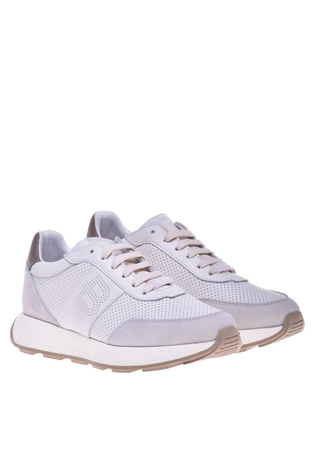 Sneaker in cream perforated calfskin