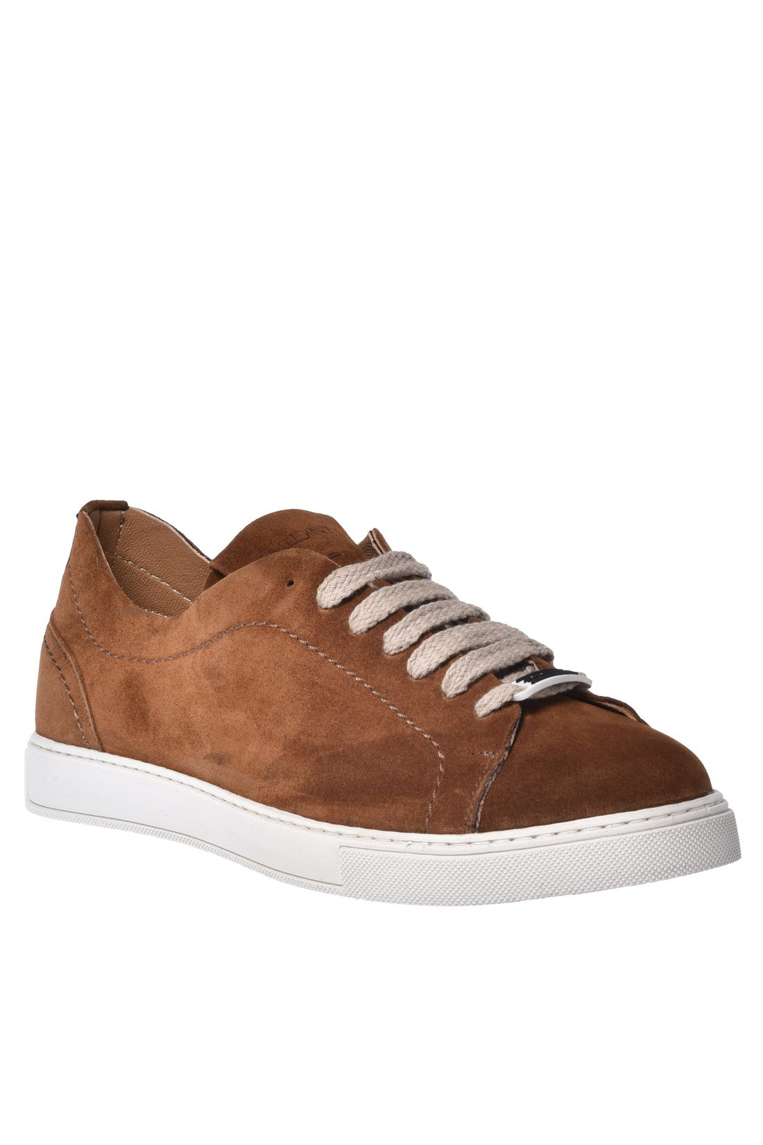 Sneaker in tan leather suede