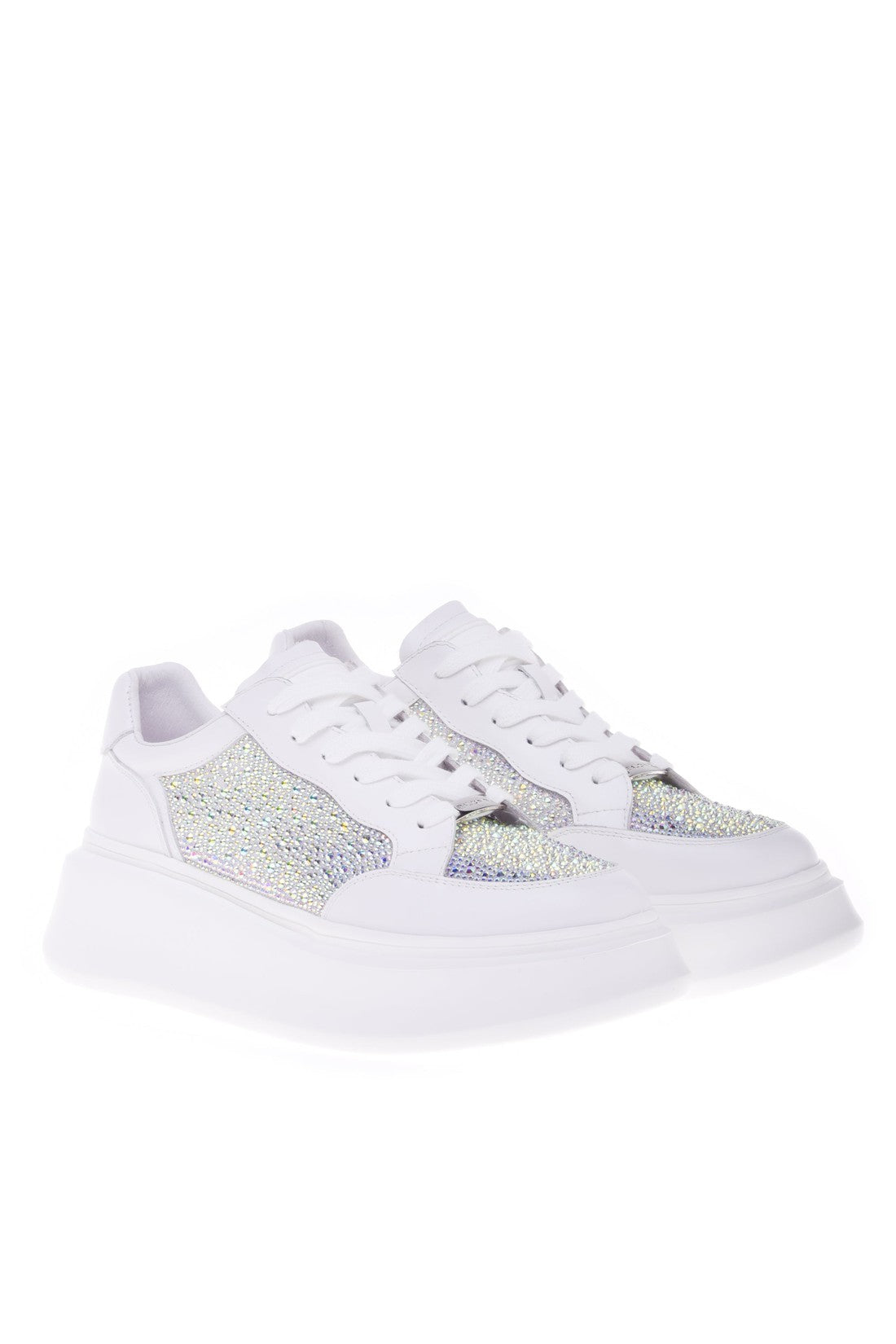 Sneaker in white calfskin with rhinestones