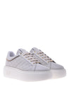 Sneaker in white quilted leather