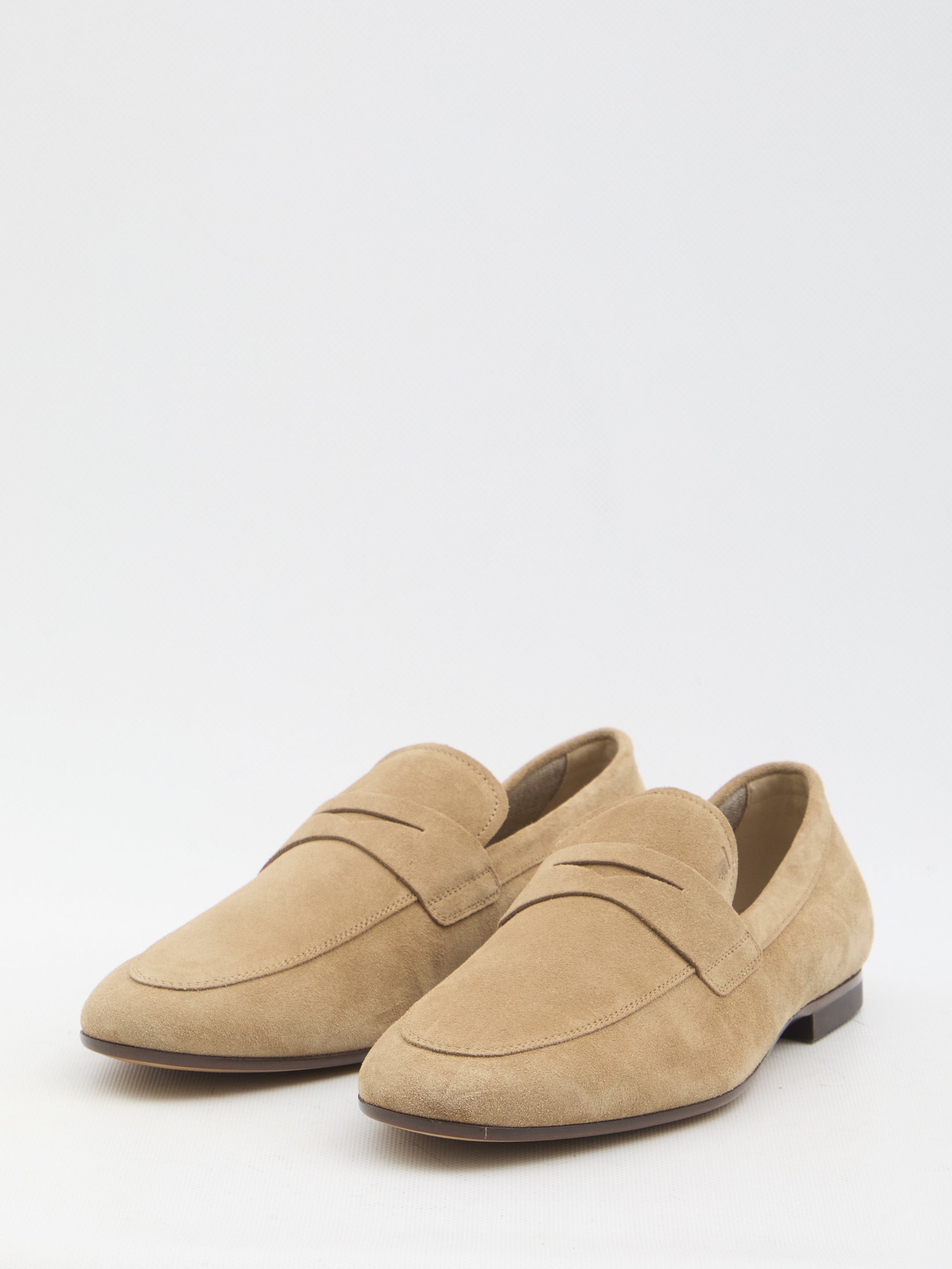 Suede-loafers-Tods-designer-outlet-archivist-2_e3317620-9ee7-4aaa-92d1-82054581eb9e.jpg