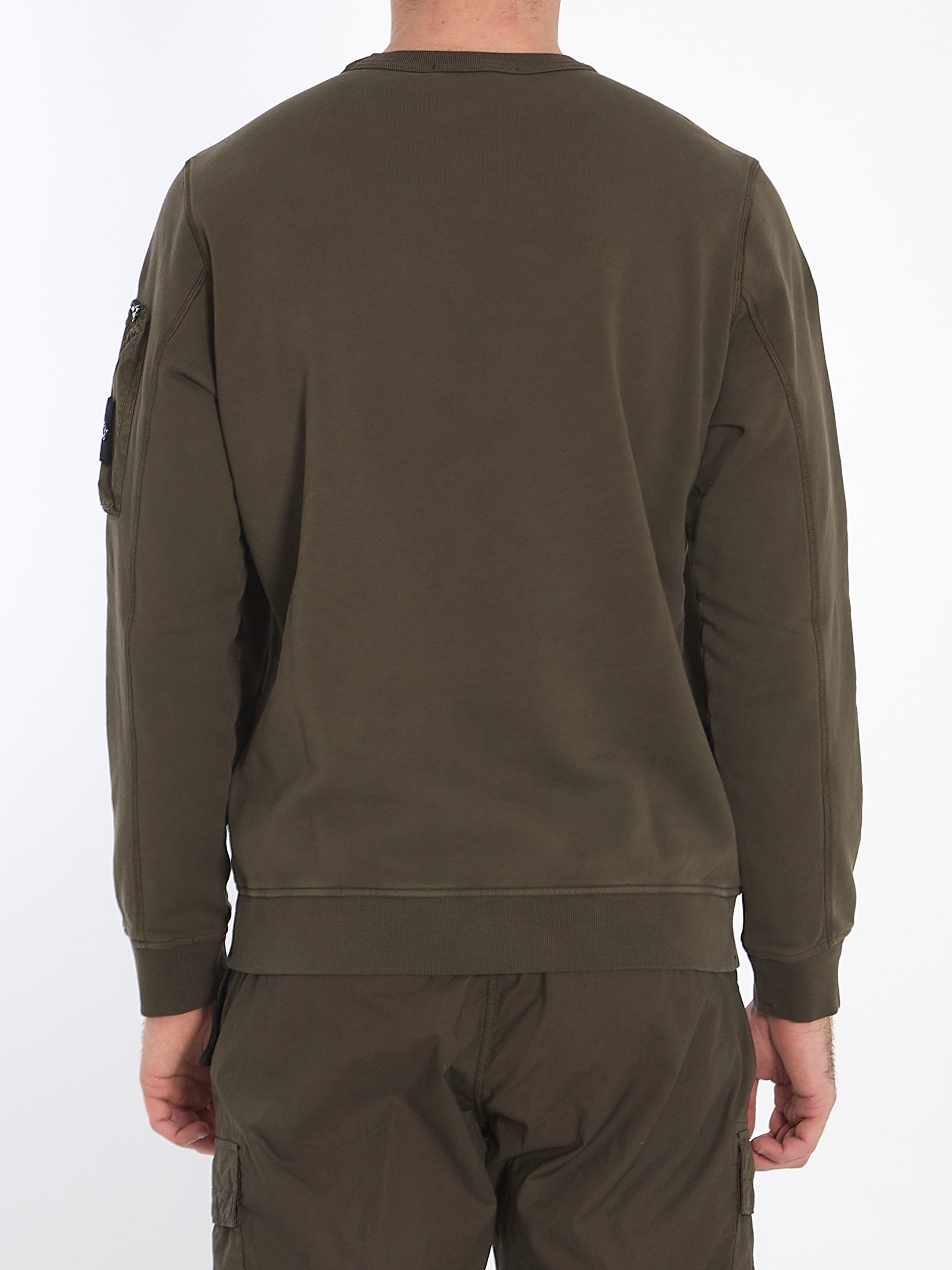 Sweatshirt with pocket