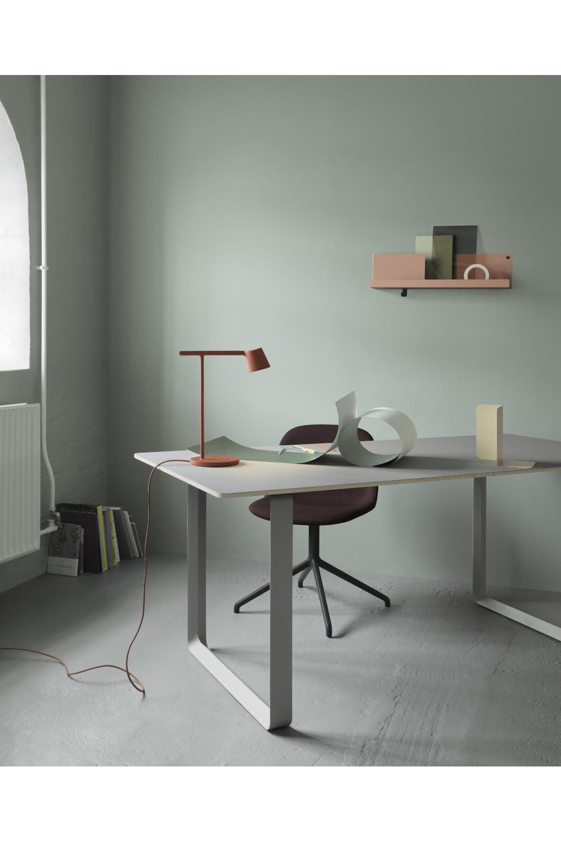 Muuto-OUTLET-SALE-Tip LED Tischleuchte-ARCHIVIST