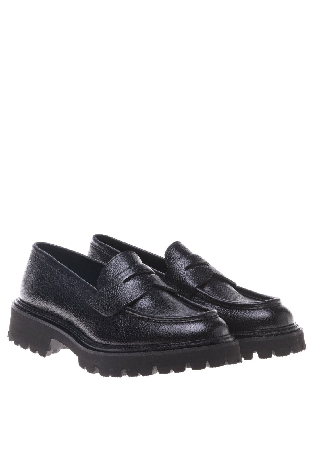 Loafers in black tumbled leather