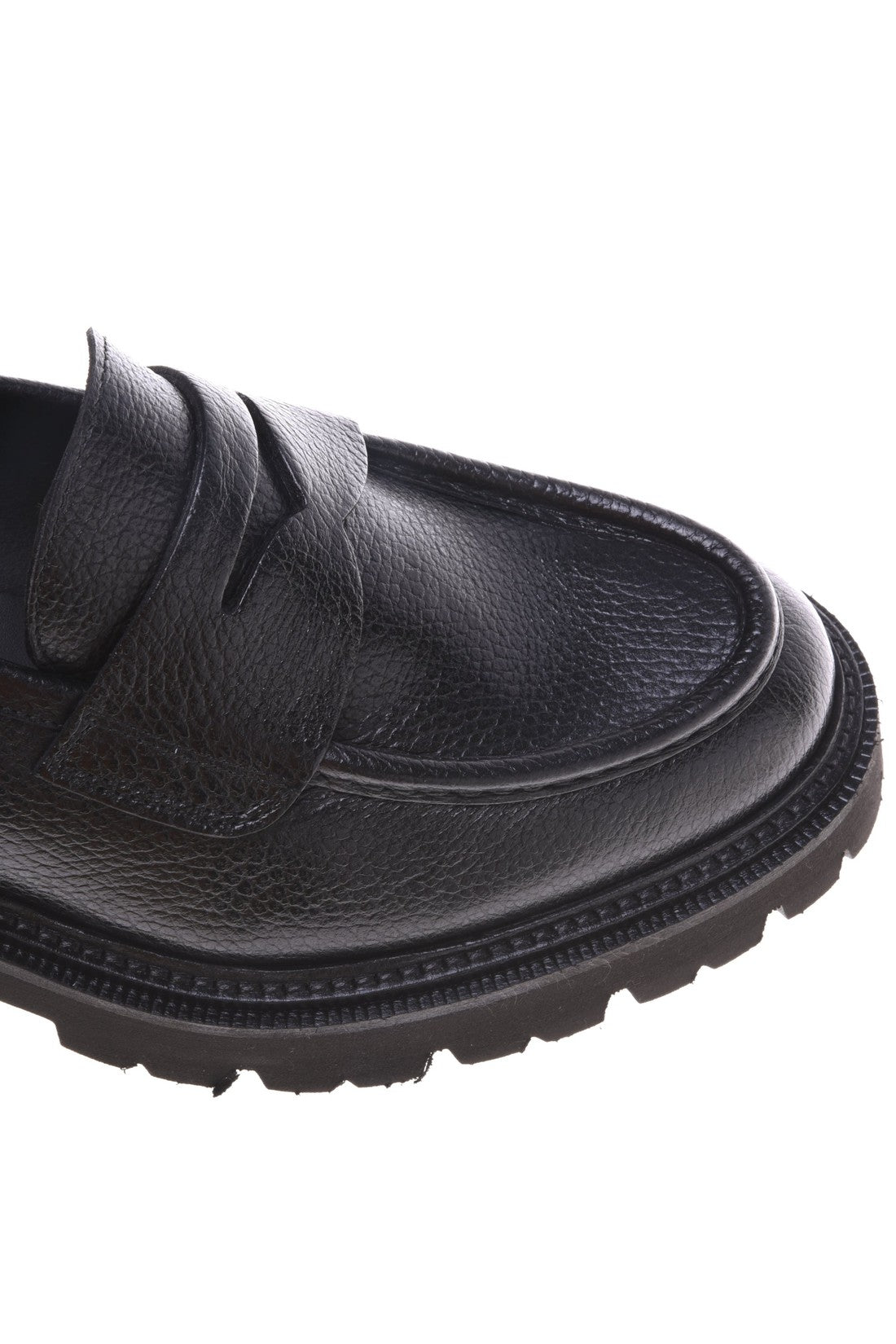 Loafers in black tumbled leather