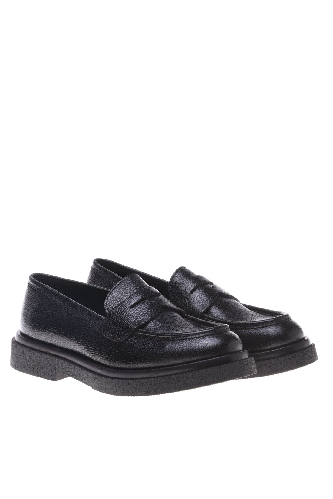 Loafers in black tumbled leather