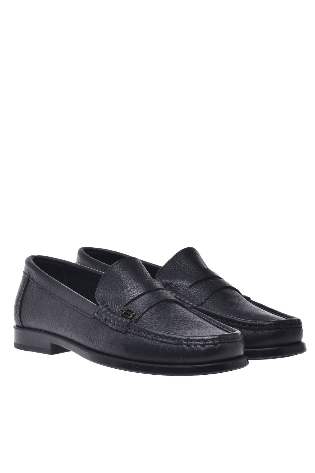 Loafers in black tumbled leather