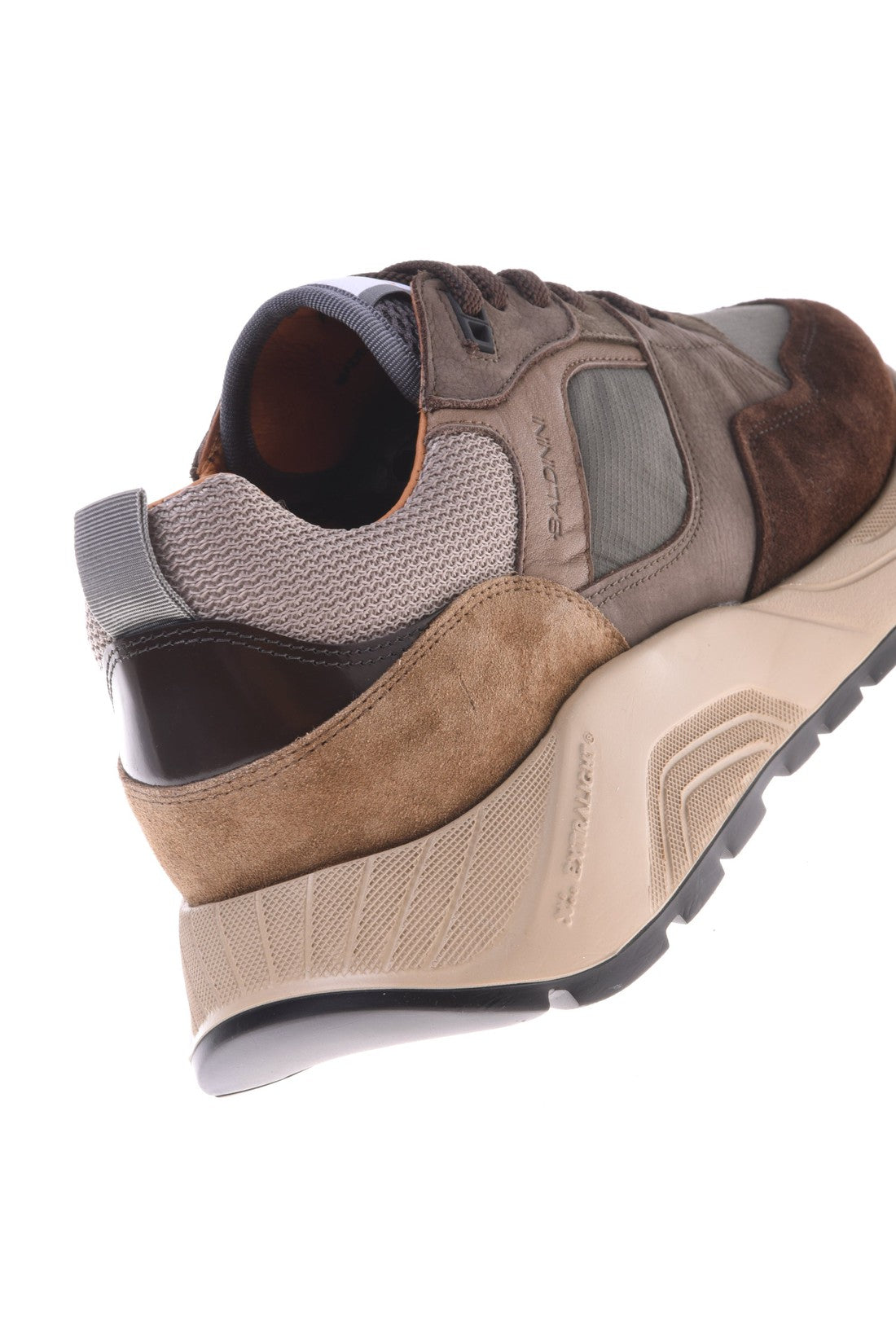 Trainer in brown fabric and suede