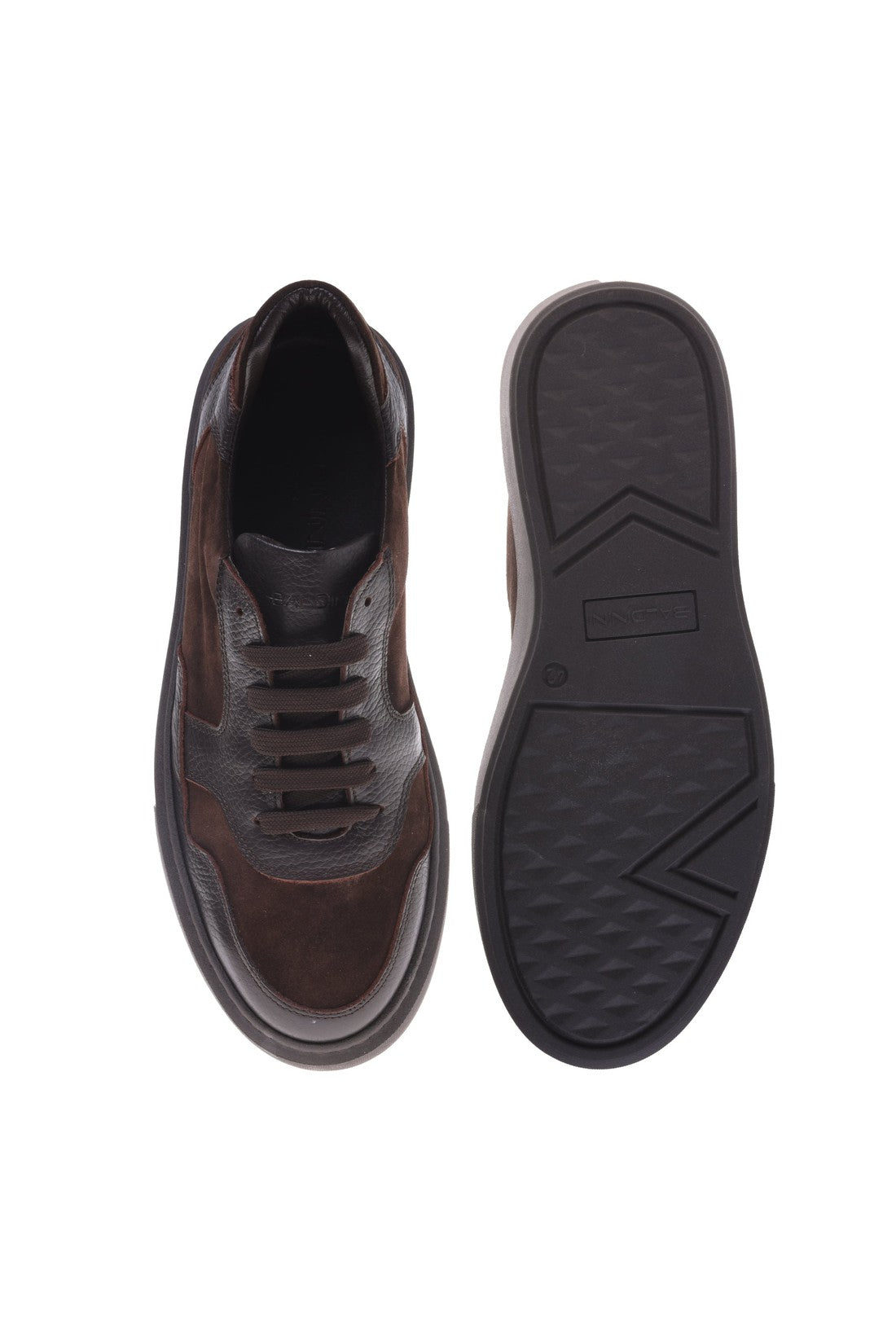 Trainer in dark brown tumbled calfskin and suede