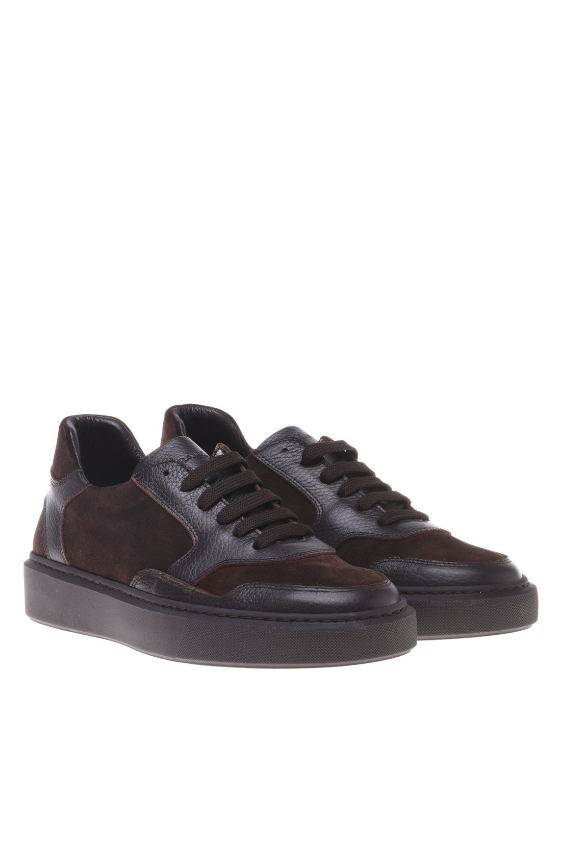 Trainer in dark brown tumbled calfskin and suede