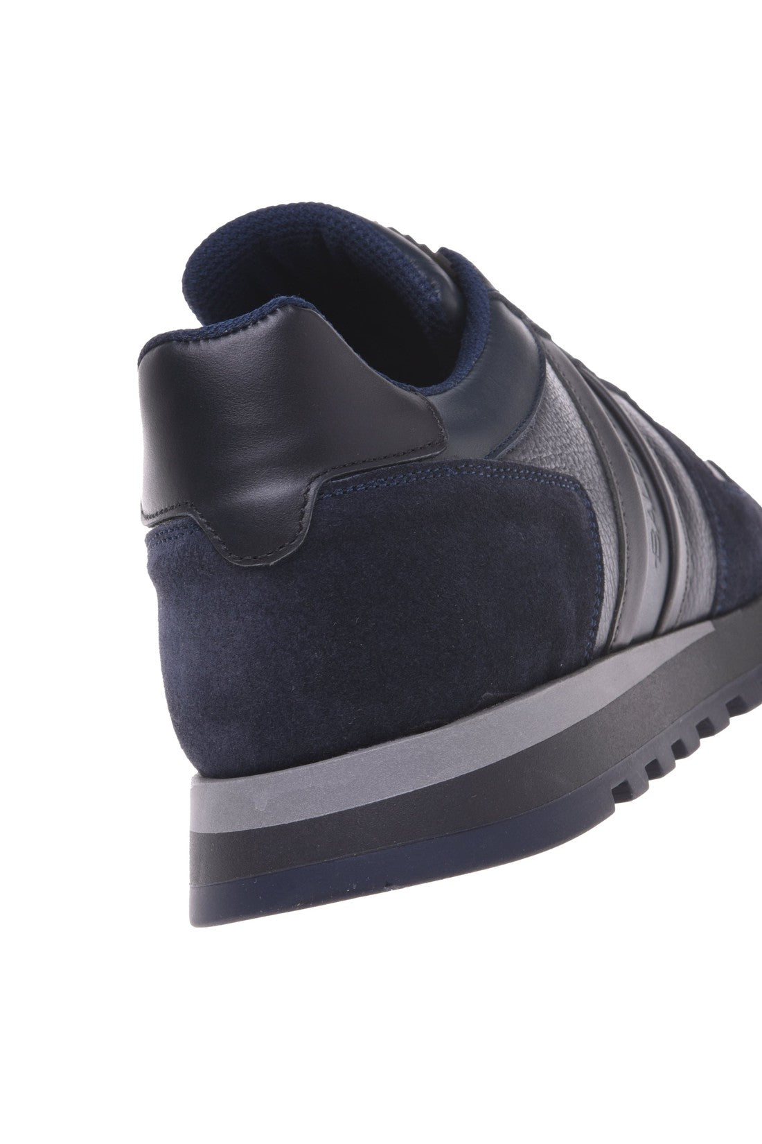 Trainer in blue tumbled calfskin and suede