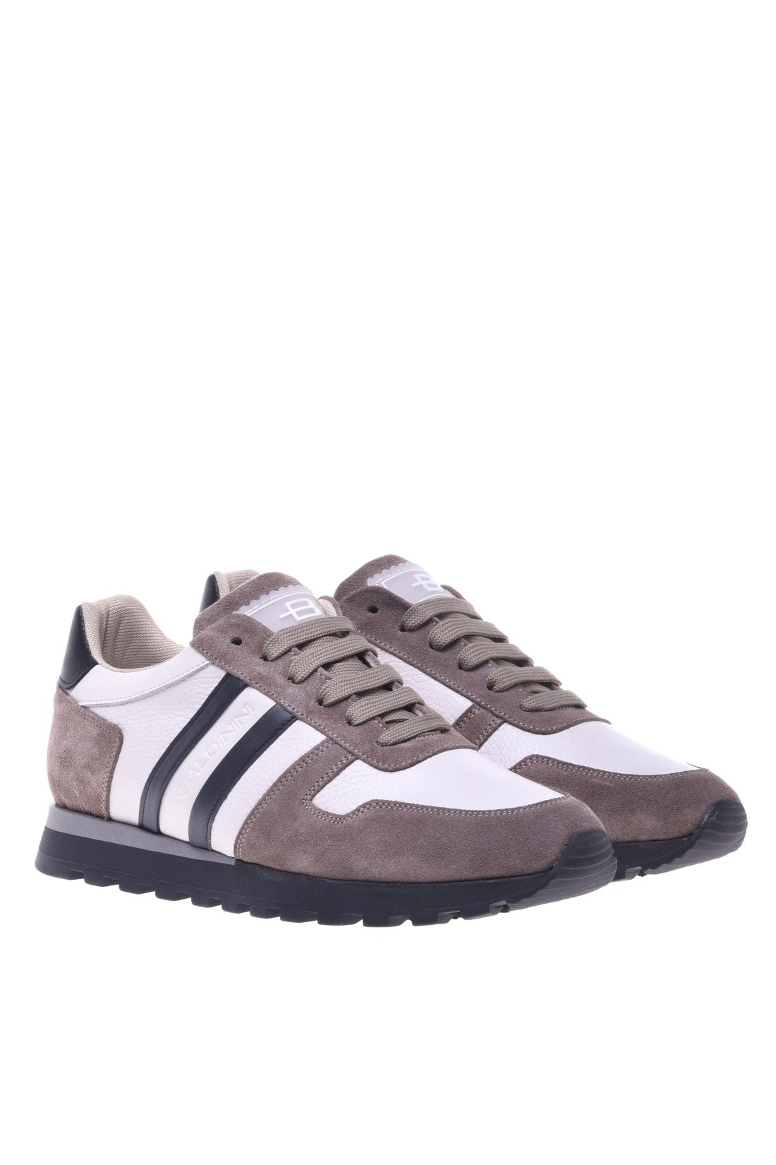 Trainer in cream tumbled calfskin and taupe suede