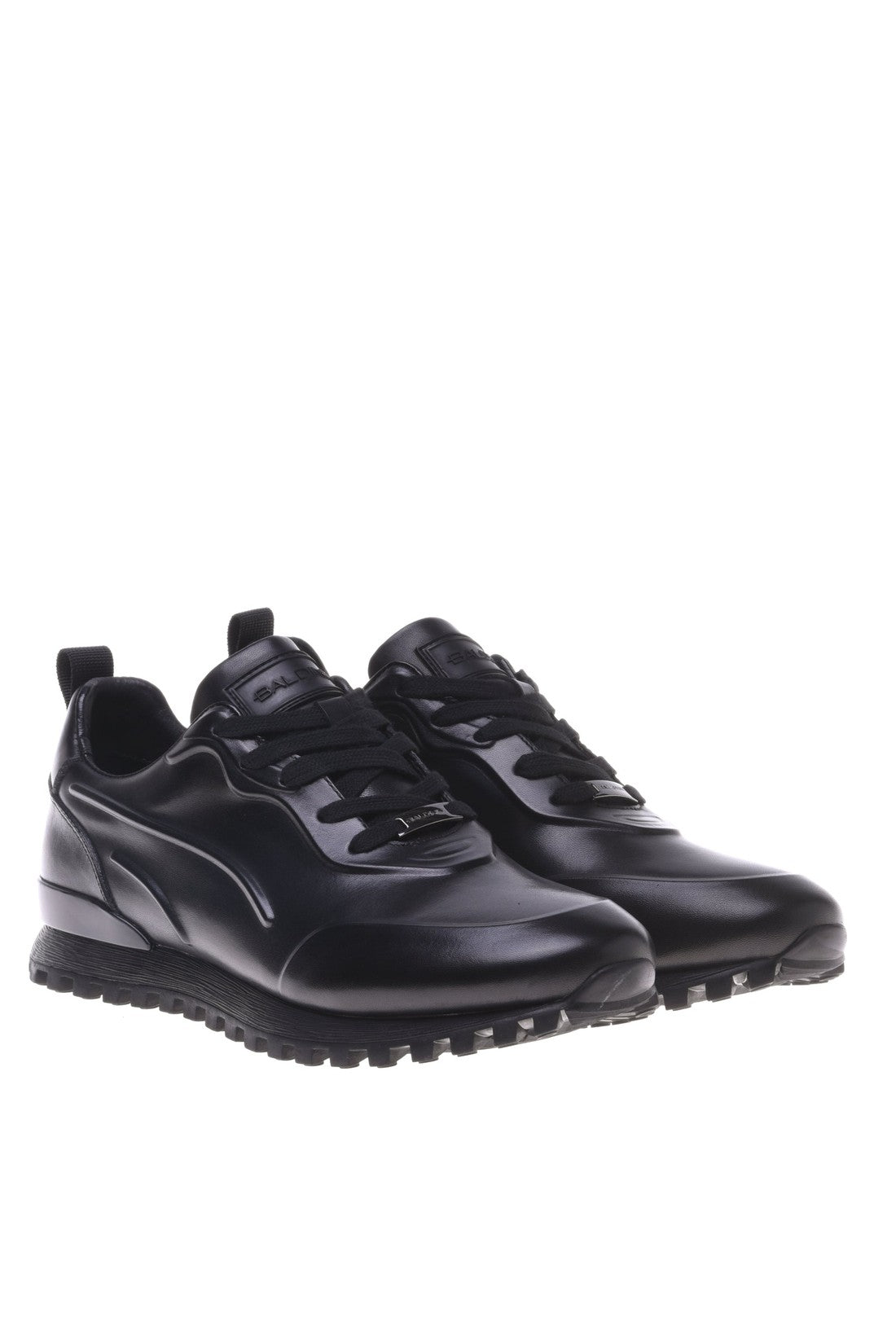 Trainers in black leather