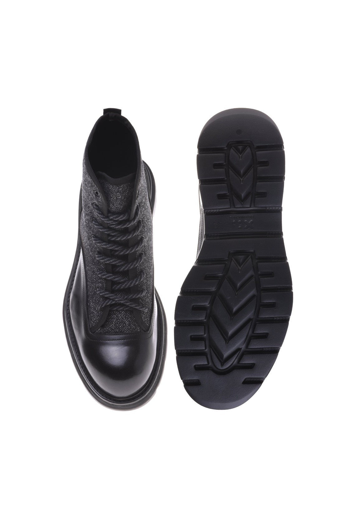 Combat boot in black fabric and leather