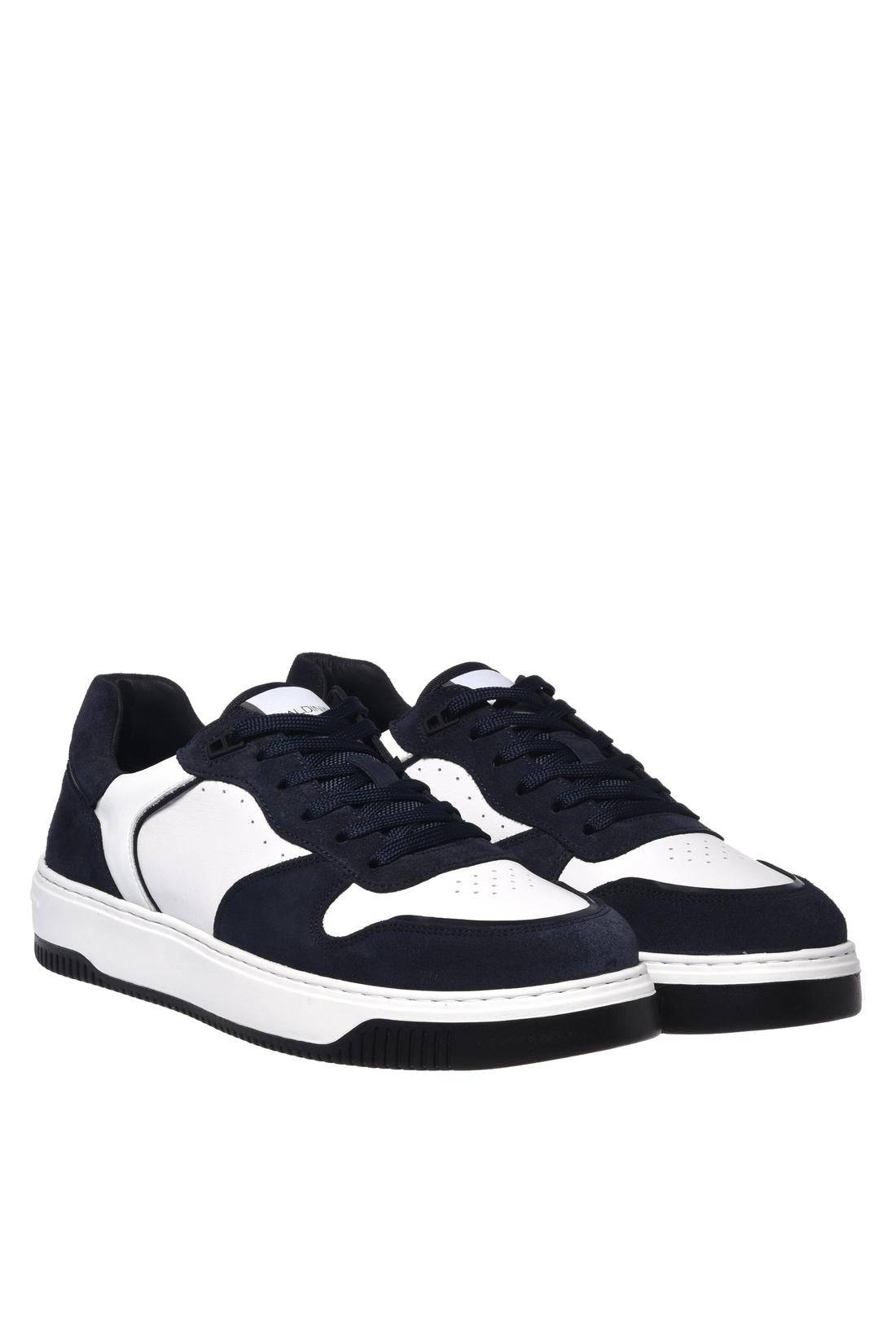 Sneaker in blue suede and white leather