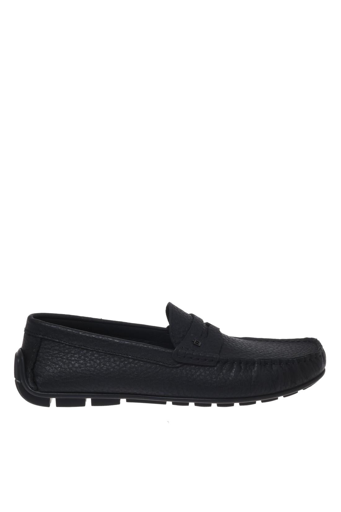 Loafer in tumbled leather black