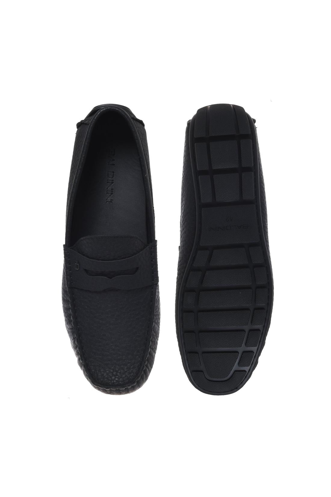 Loafer in tumbled leather black