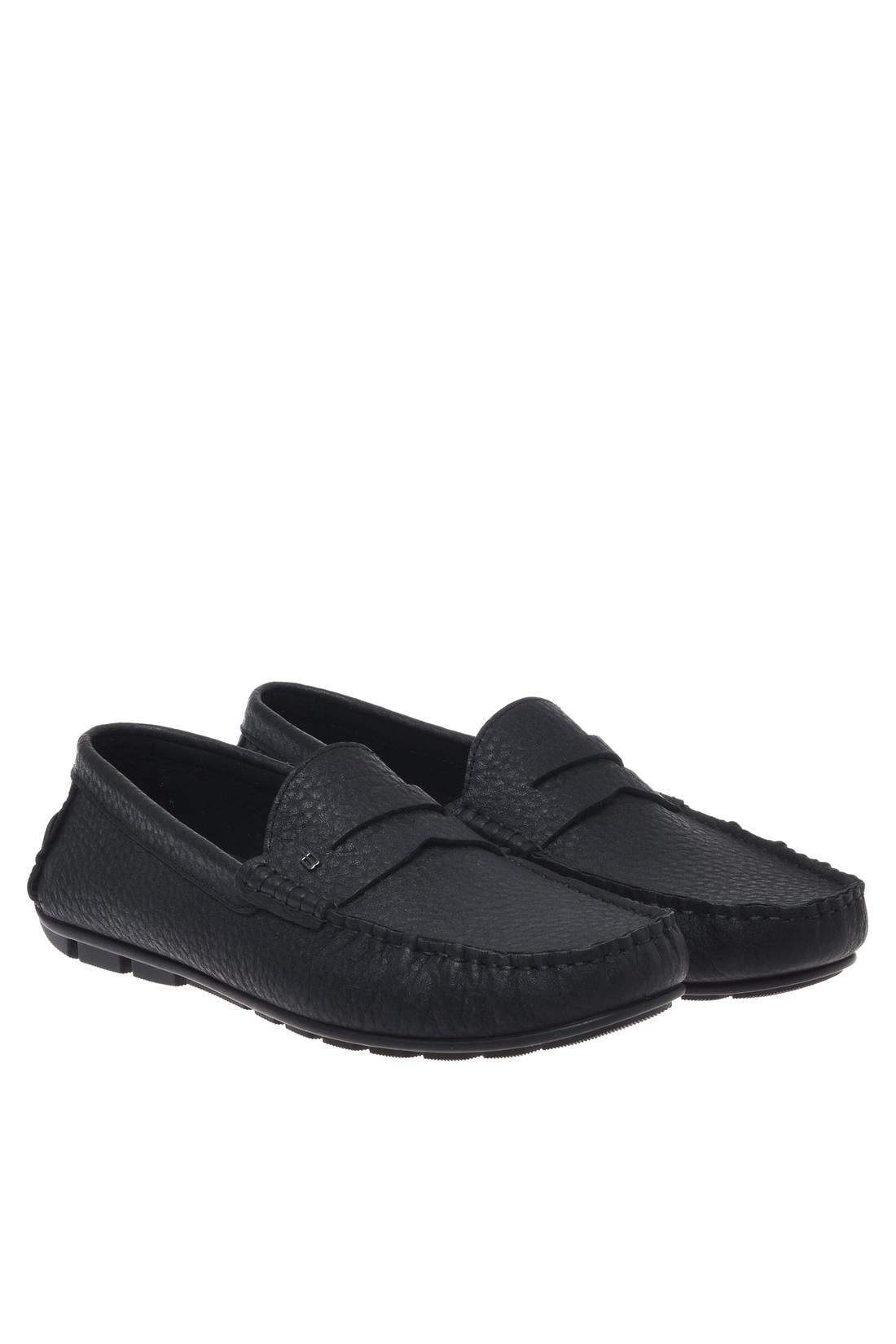 Loafer in tumbled leather black