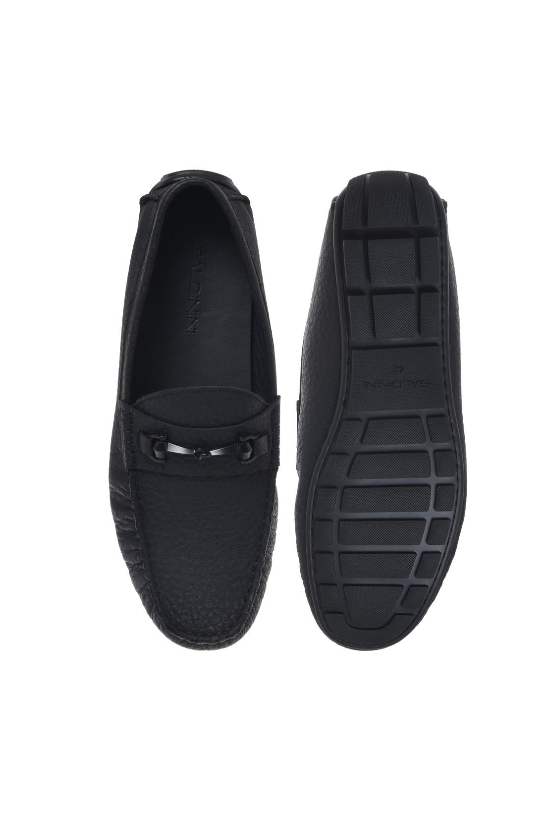 Loafer in dark brown hammered leather