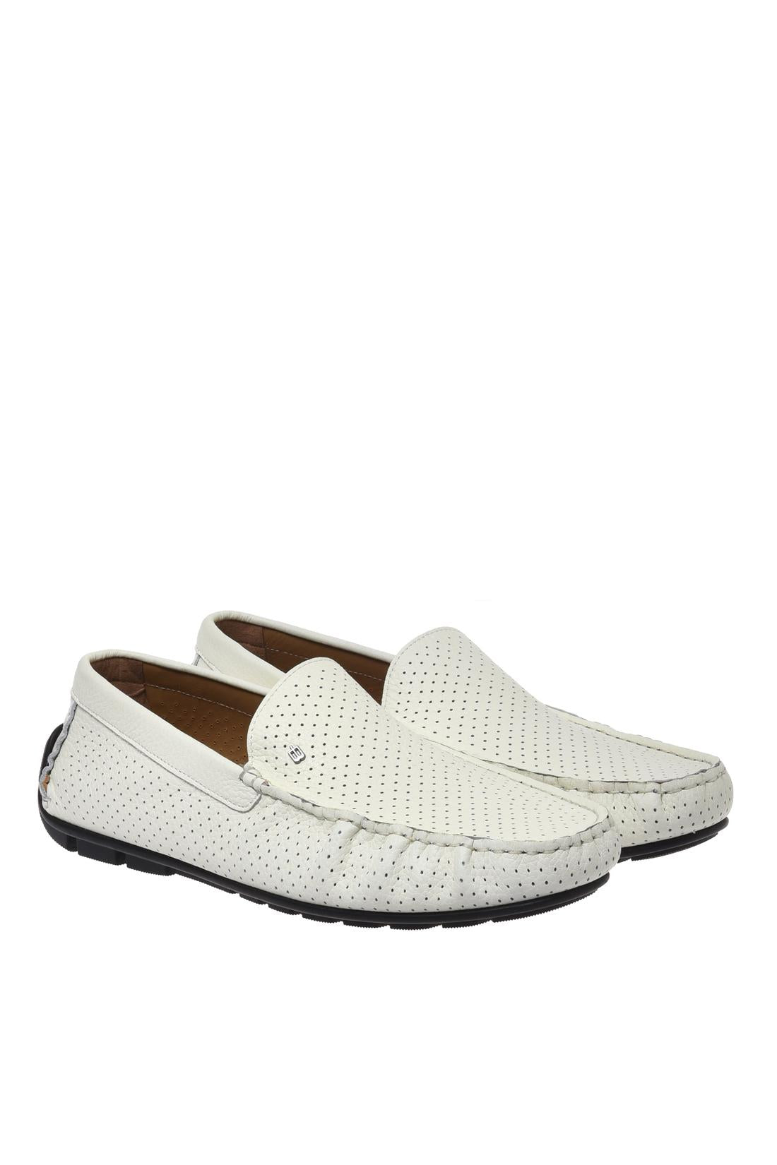 Loafer in perforated tumbled leather white