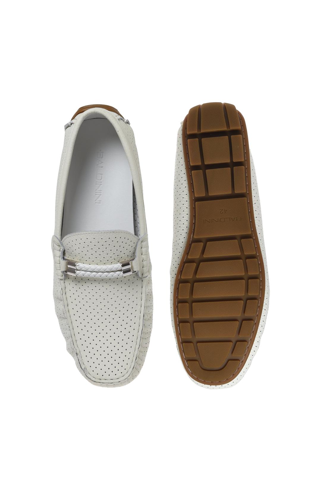 Loafer in perforated tumbled leather white