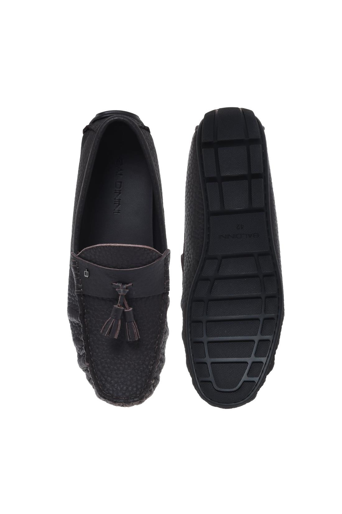 Loafer in dark brown hammered leather
