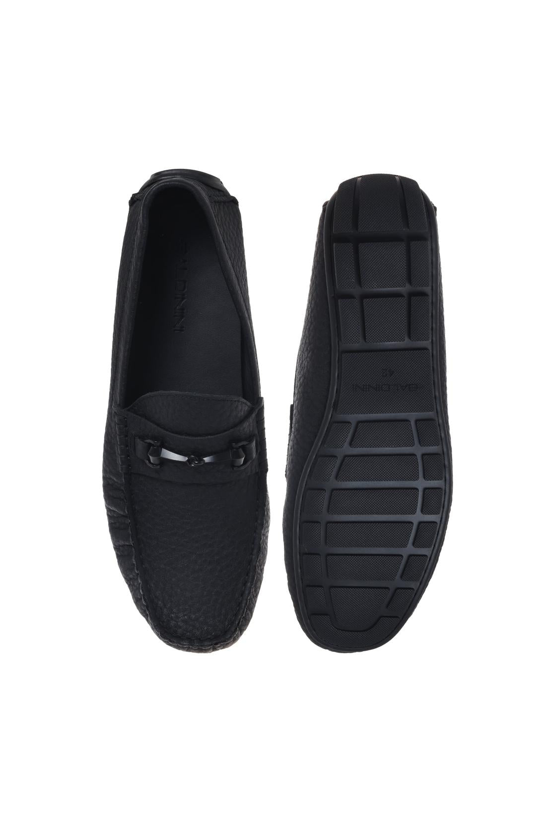 Loafer in black suede leather