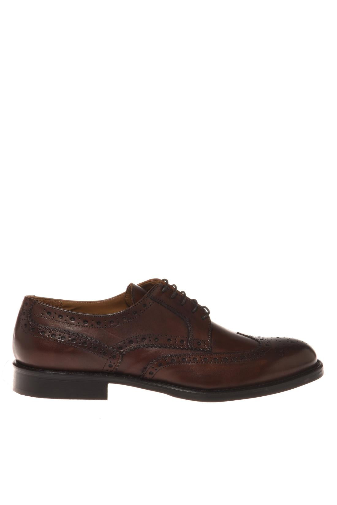 Lace-up shoe in dark brown leather