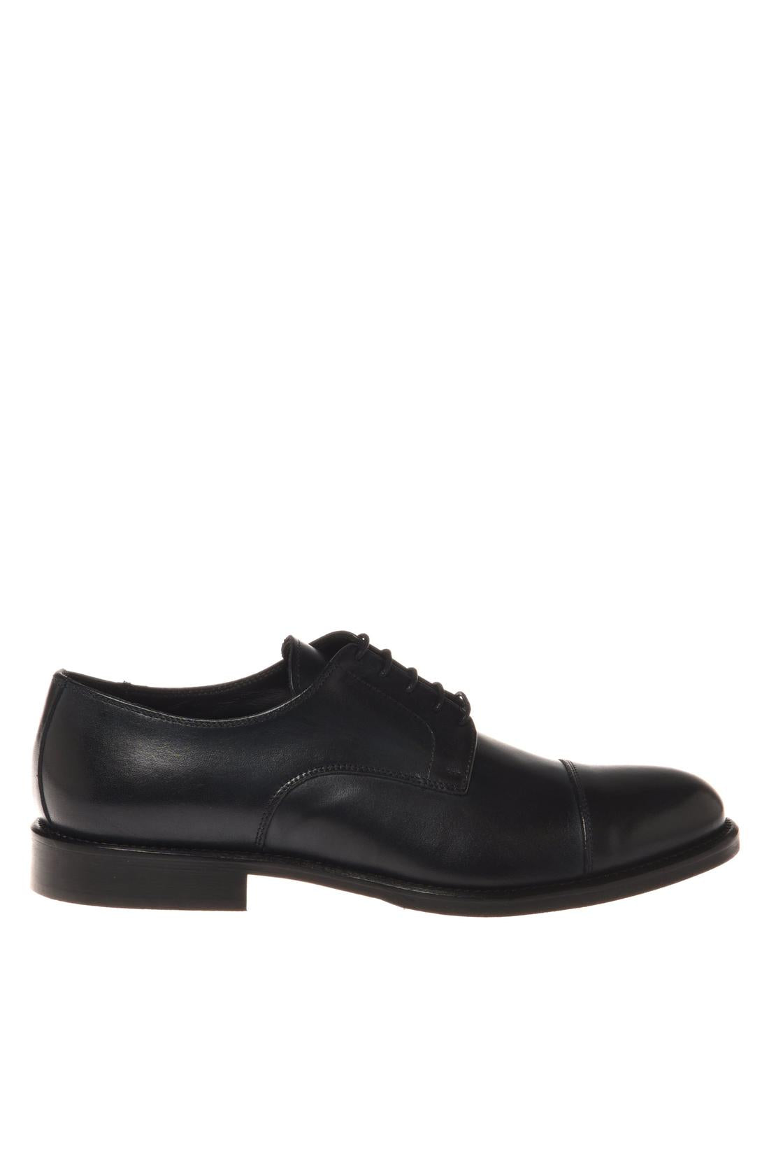 Lace-up shoe in blue leather