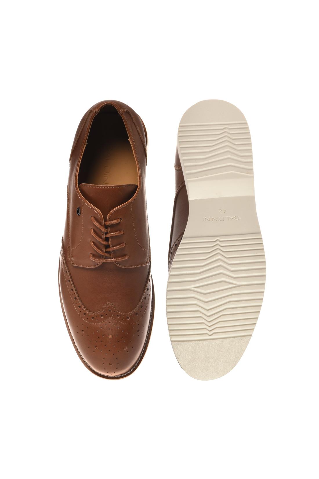 Lace-up in leather brown