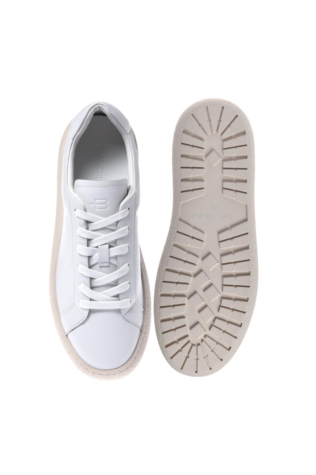 Sneaker in leather white