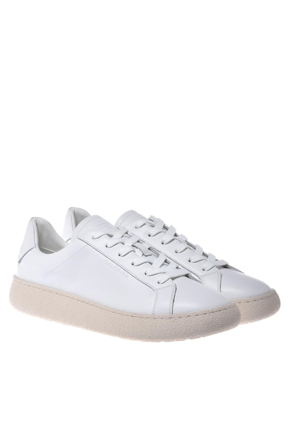 Sneaker in leather white