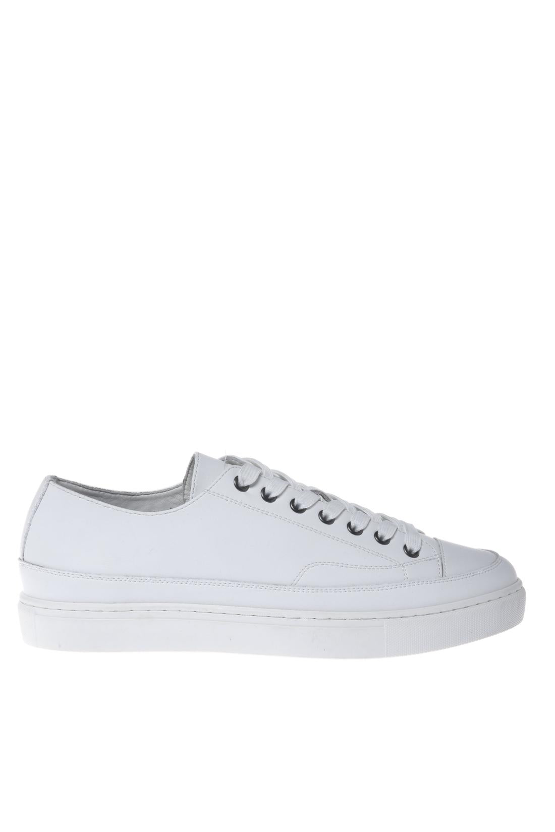 Sneaker in leather white
