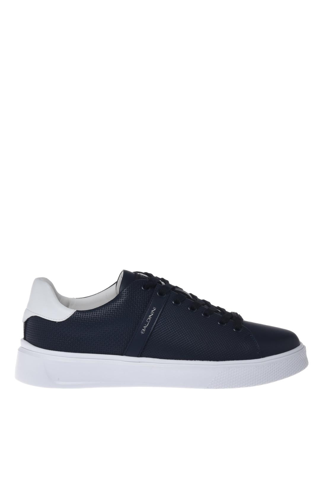 Sneaker in perforated leather blue