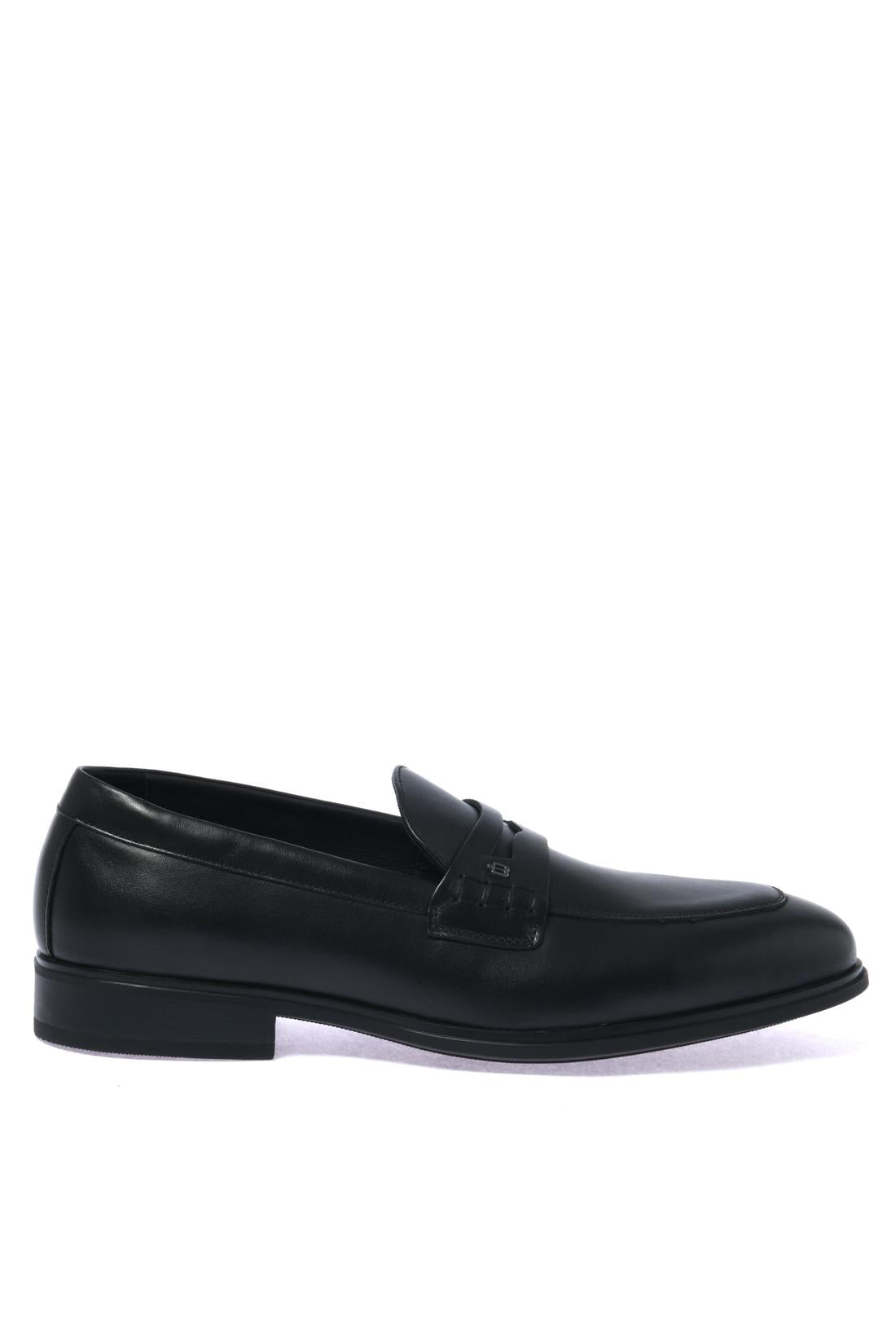 Loafer in black leather