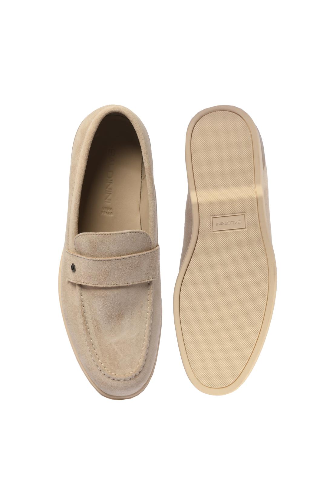 Loafer in beige suede leather