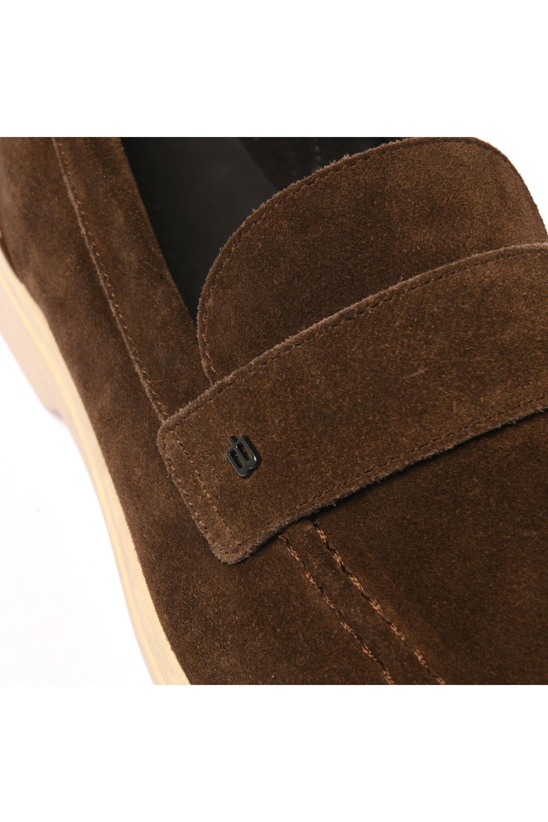 Loafer in brown suede