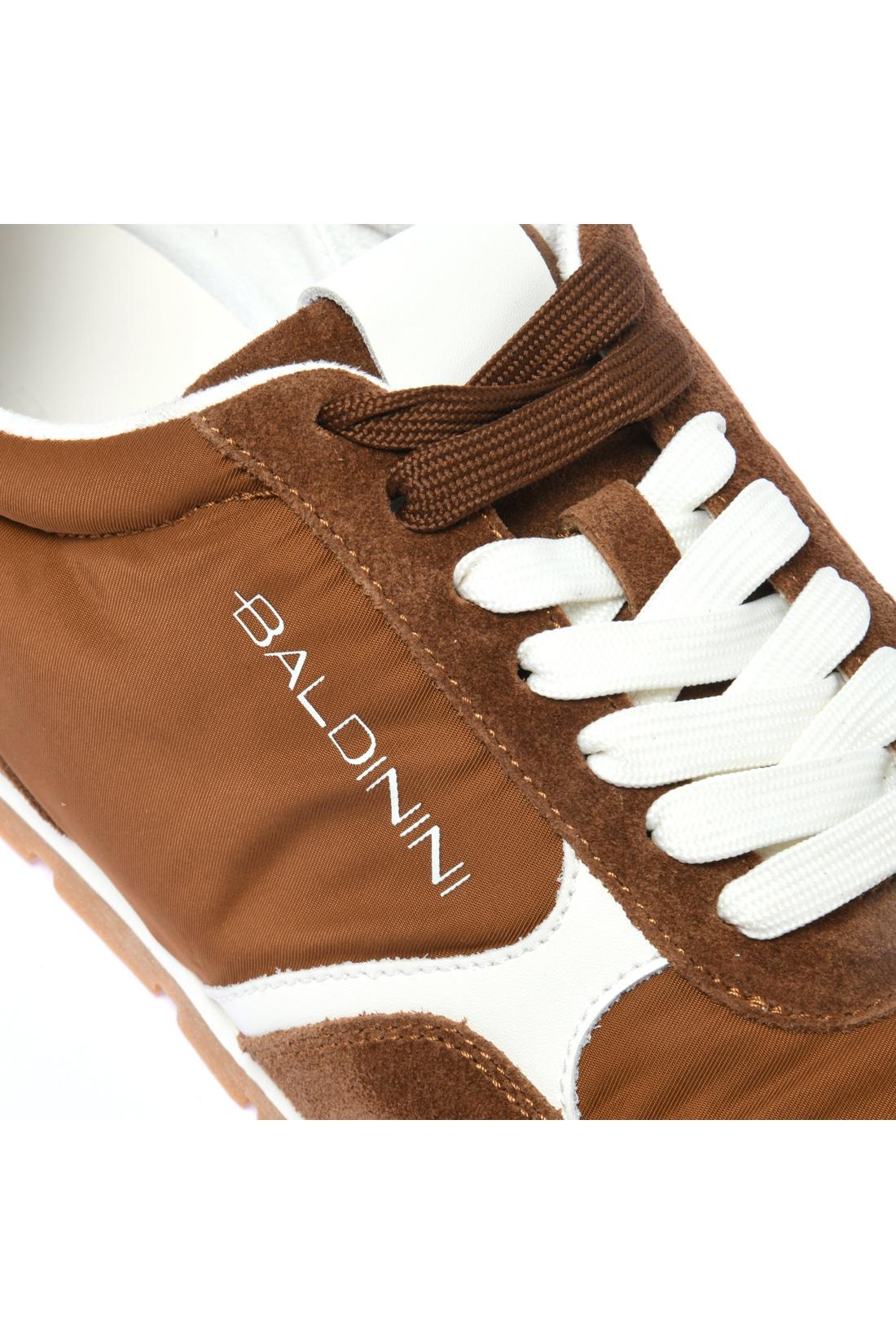 Sneaker in tan suede and fabric